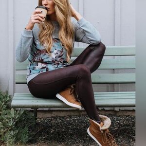 Spanx Faux Leather Leggings in Color Wine Size Medium